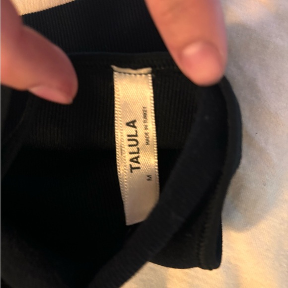 ARITZIA SEAMLESS LOW BACK TOP - Picture 5 of 5